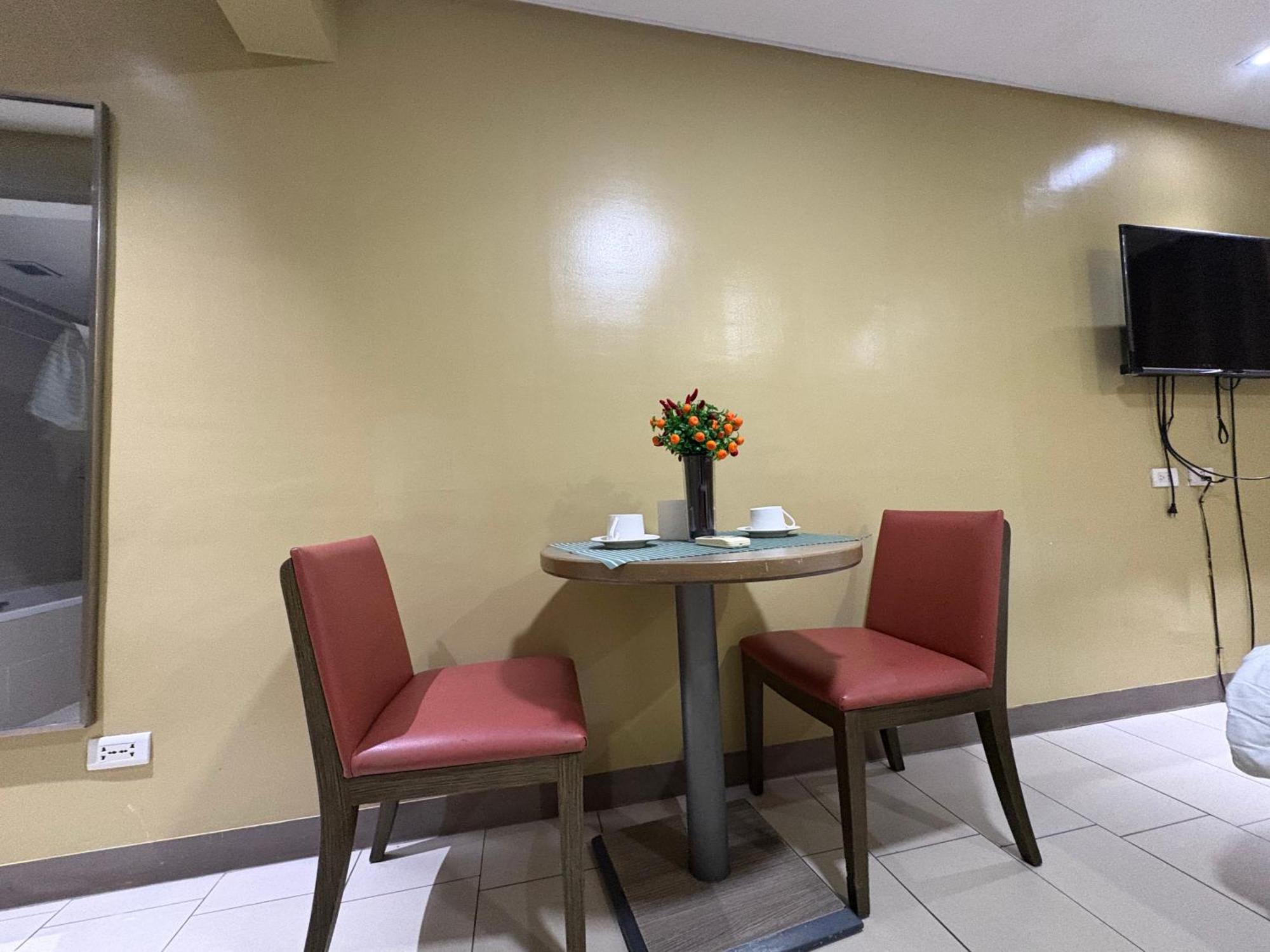 Deluxe Cozy Staycation Antel Residences Apartment